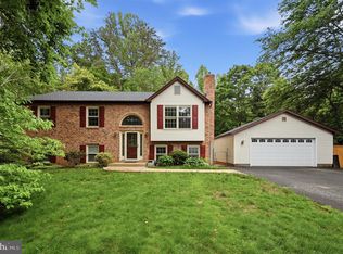 8915 Helen St, Manassas, VA 20112