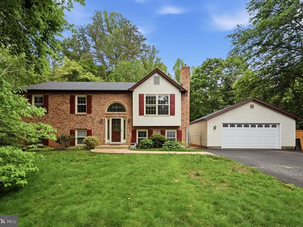 8915 Helen St, Manassas, VA 20112