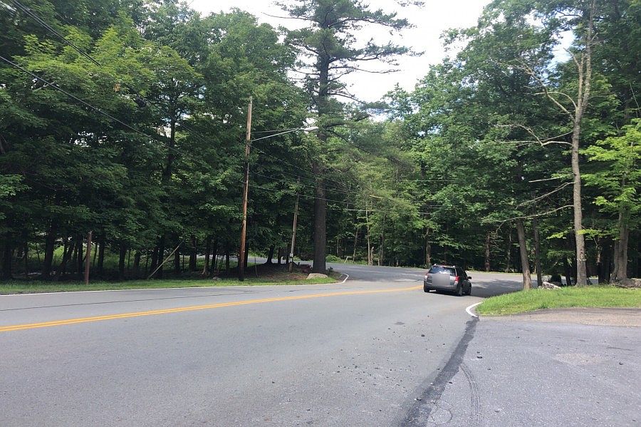 2nd image of 113 NW Brentwood Dr