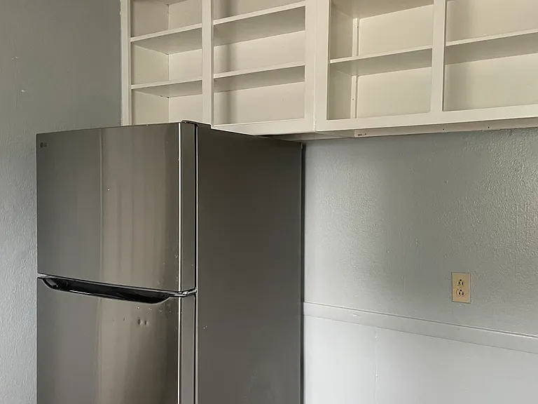 865 Geranium St — Photo 3