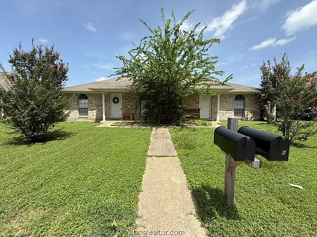 1st image of 903 Azalea Ct APT A