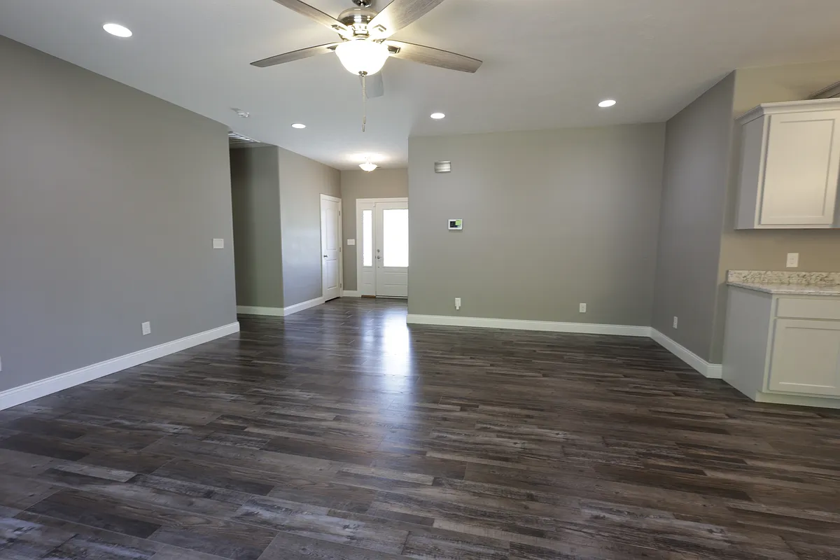 Building Photo - 105 Excalibur #1