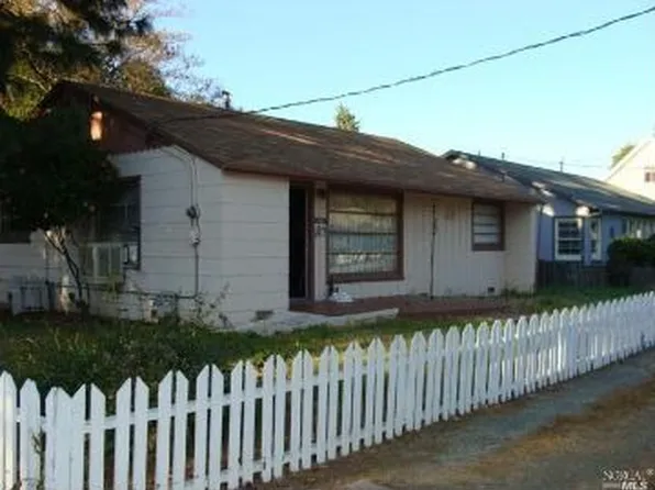 402 Clara Ave, Ukiah, CA 95482