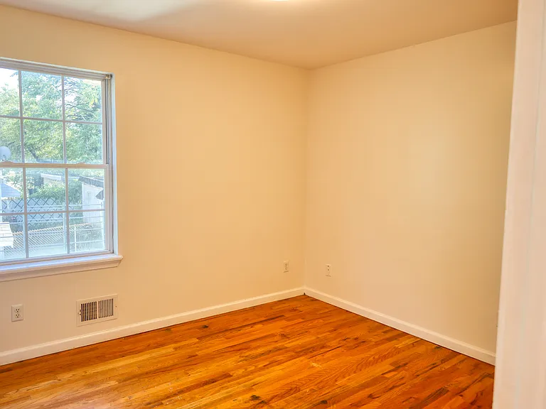 31 Hanford St #1 — Photo 12
