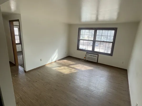 1187 S Waukechon St, Shawano, WI