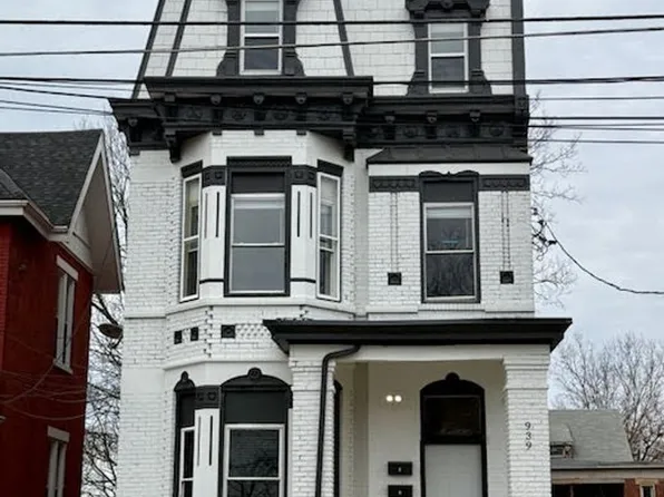 939 Chateau Ave
