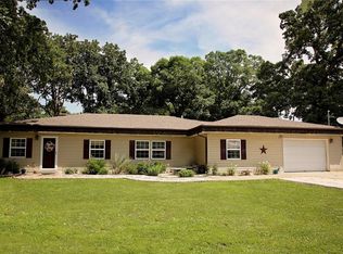 6615 E Fellin Dr, Mount Olive, IL 62069