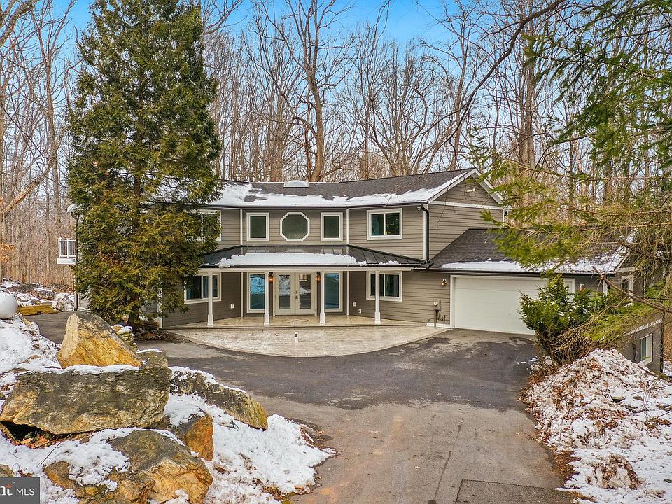 1st image of 17 Rocky Glen Ct