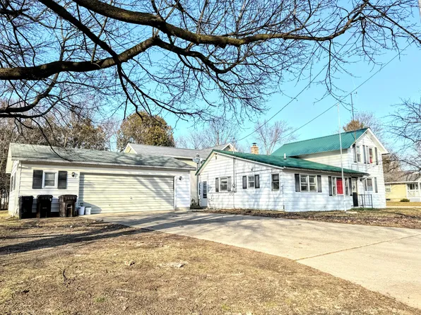 402 W Waterloo St, Big Rapids, MI 49307