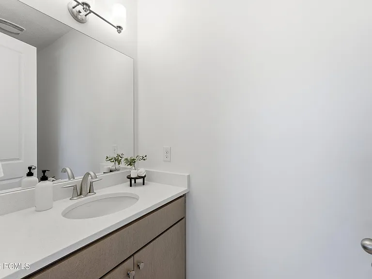 6097 N Brookline Rd — Photo 28