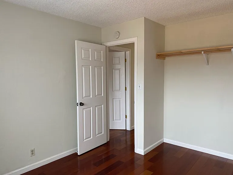 3423 Catalina Ave — Photo 12