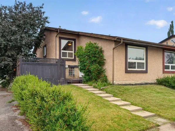179 E Pinecliff Close NE, Calgary, AB T1Y 4N4