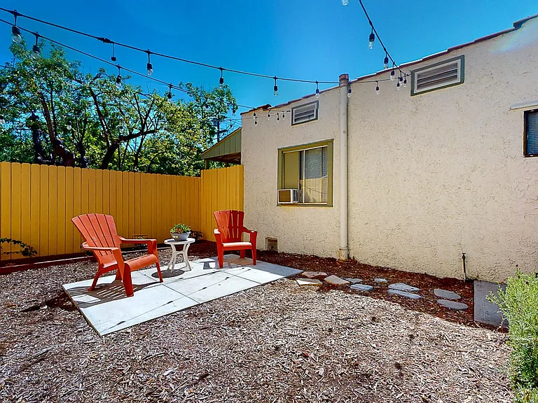 1127 Bell St — Photo 33
