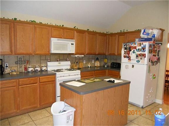 5th image of 4110 Eaton Dr