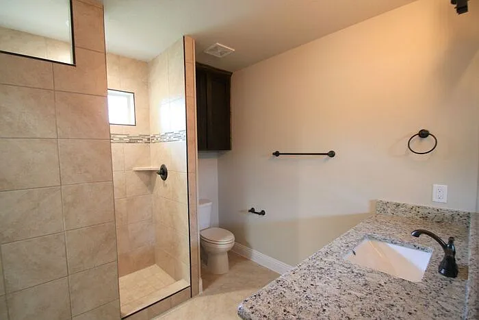 821 Jameson St — Photo 10