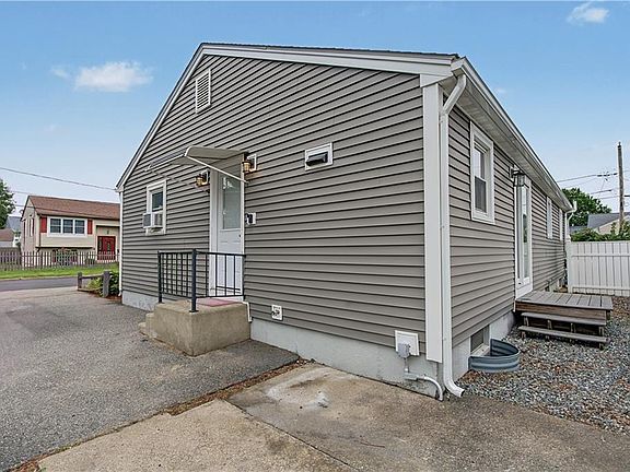 5th image of 19 Poirier St