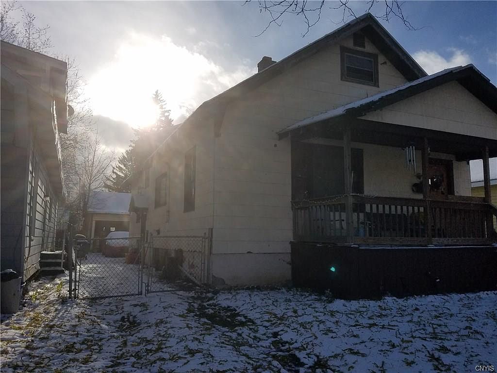 1311 Oak St, Utica, NY 13502 | Zillow