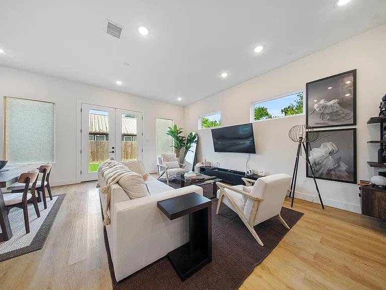 4032 Porter St — Photo 8