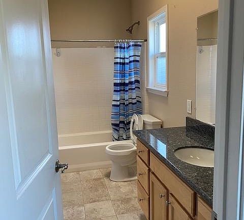 5th image of 448-452 Belleville Blvd