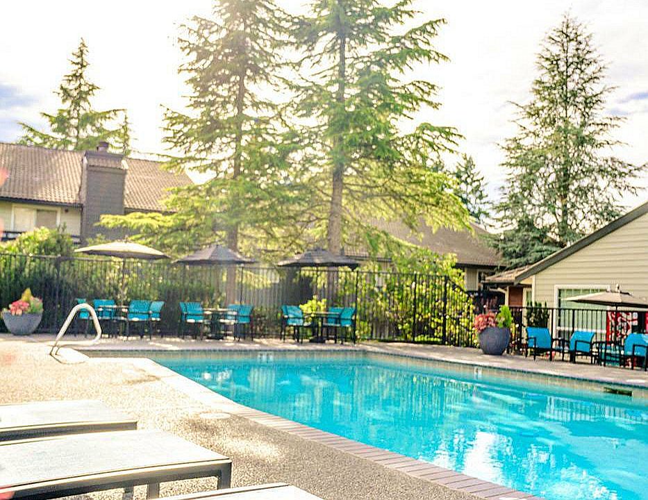 203 THE MILL APARTMENTS POOL