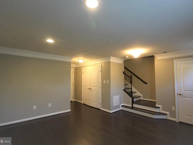 228 Compass Dr — Photo 5