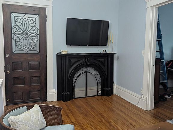 2nd image of 204 Eel River Ave