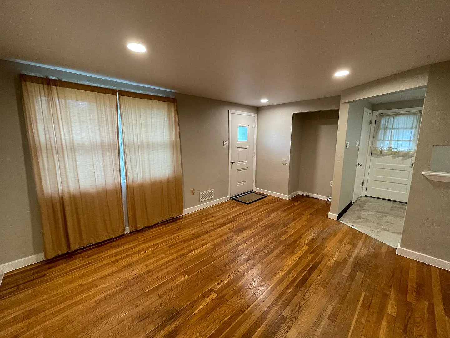 Overbrook - 3 Bed & 1 Bath - Cozy Ranch Style - Pet Friendly! — Photo 4