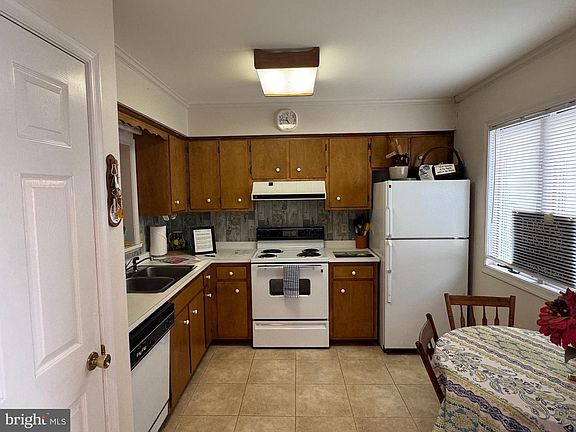 2nd image of 38288 Morning Glory Ct #24