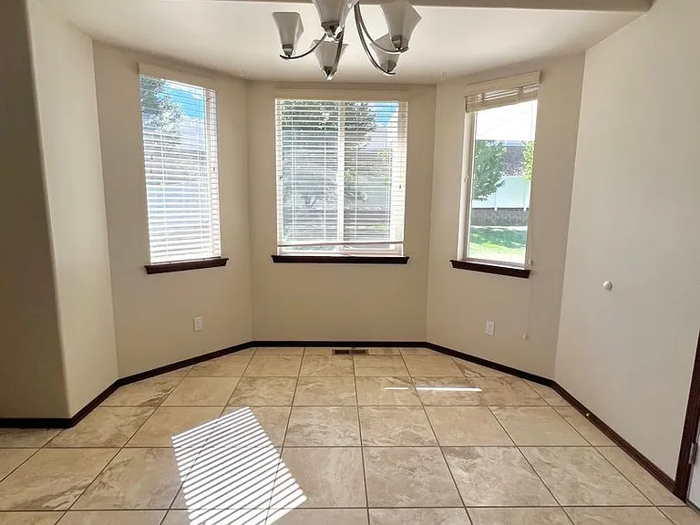 7704 W Washington Ave — Photo 21
