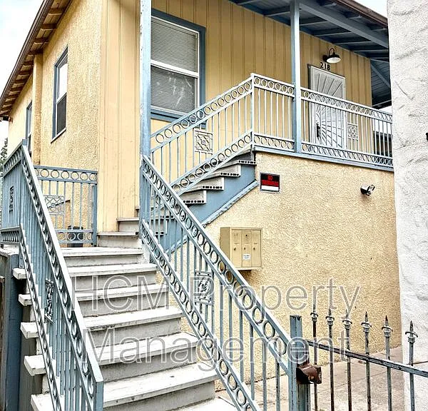 202 E Walnut St #218 — Photo 3