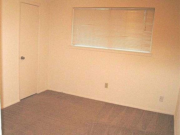 3rd image of 16423 Forest Bend Ave