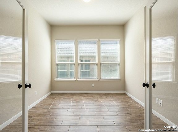 3rd image of 1070 Cedar Glen Dr