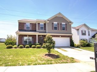 7103 Wandering Creek Dr, Charlotte, NC 28216