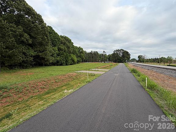 2nd image of 18908 Old Statesville Rd #3