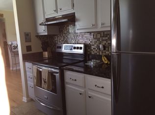 2101 Saint Johns Ave APT D, Highland Park, IL