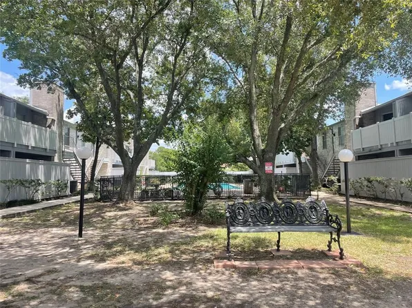 10887 Braes Bend Dr, Houston, TX 77071