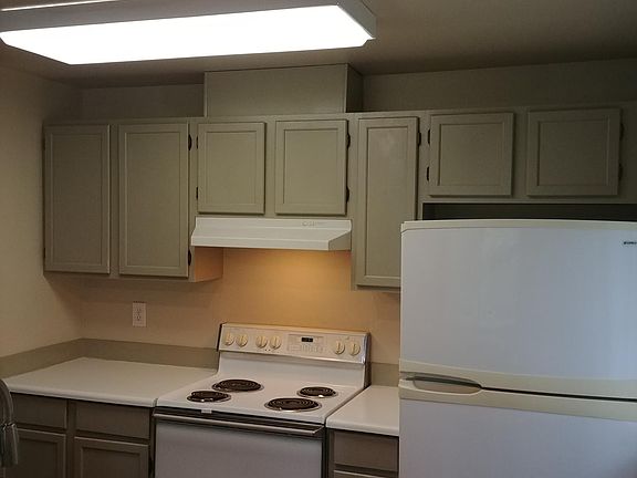 2nd image of 1330 NW Slate Ln