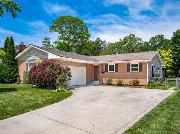 750 Brookdale Dr, West Jefferson, OH 43162