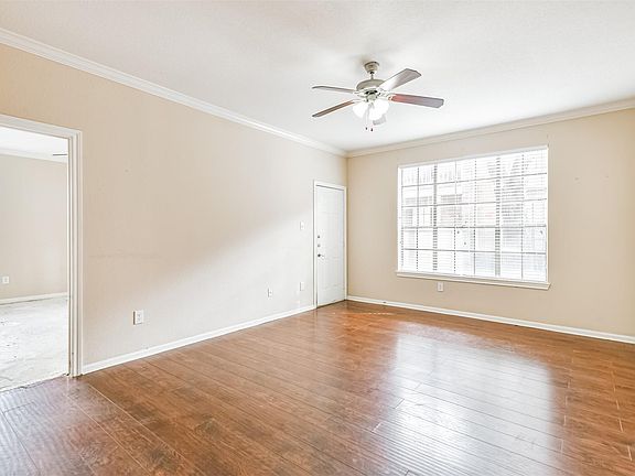 3rd image of 2255 Braeswood Park Dr APT 183