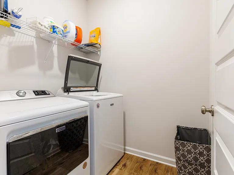 2082 Tottenham Dr — Photo 10
