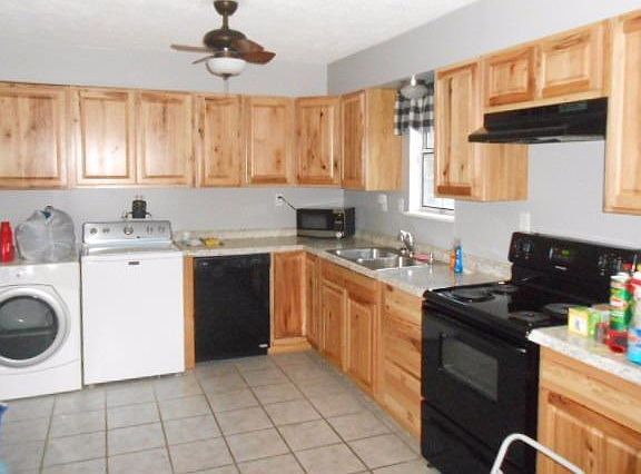 3rd image of 320 Harrison Dr