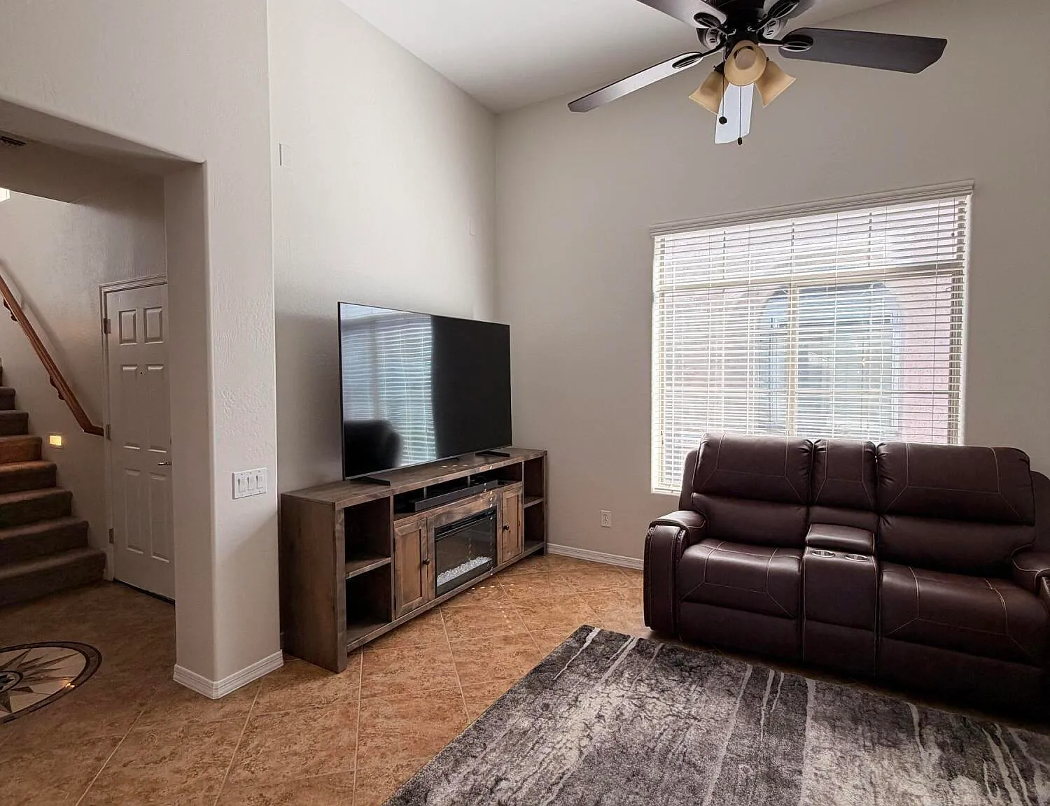 2 bed, 2.5 bath, 1306 sqft, $2,200 — Photo 4