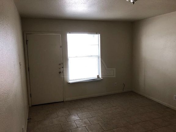 3rd image of 1309 Quail Cir APT A