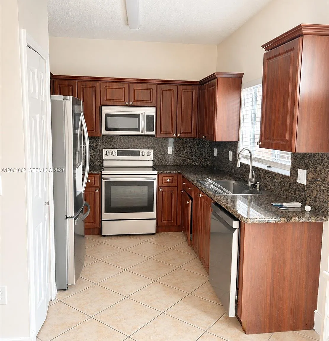 Villa Vizcaya Condo — Photo 3