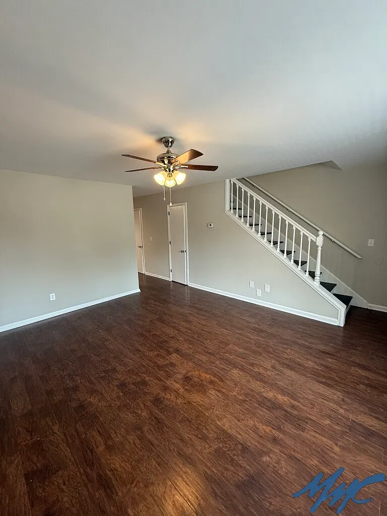 2 bed, 1.5 bath, 1200 sqft, $1,250 — Photo 3