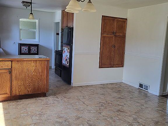 5th image of 1256 Elm St