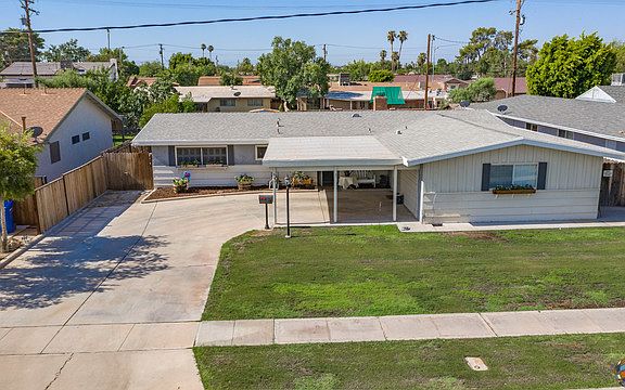 2nd image of 647 Desert Gardens Dr
