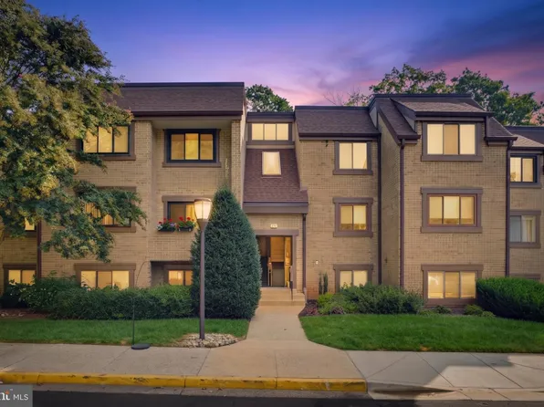 1657 Parkcrest Cir APT 201, Reston, VA 20190