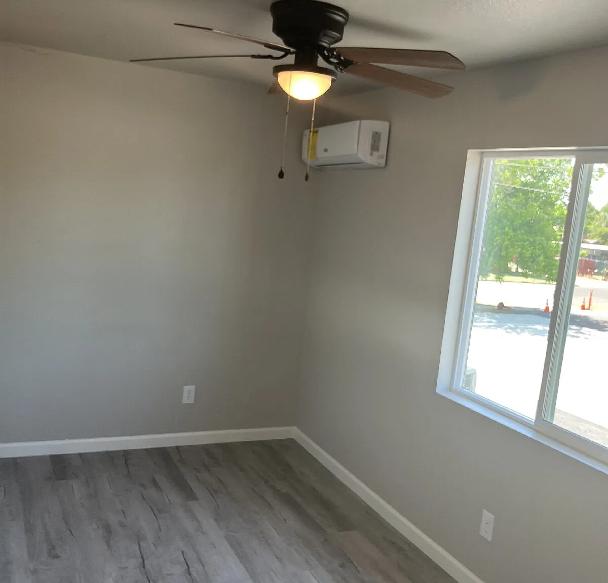 2 bed, 1.0 bath, $1,250 — Photo 4