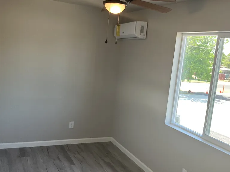 1855 D St #6 — Photo 4